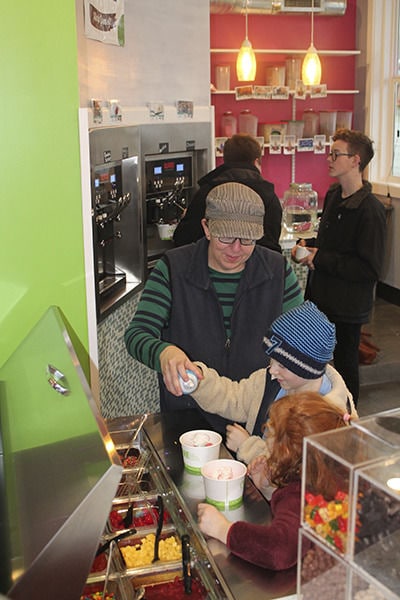 Laundromat Frozen Yogurt Stores