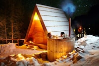 Eco-Friendly Glamping Cabins Image 8