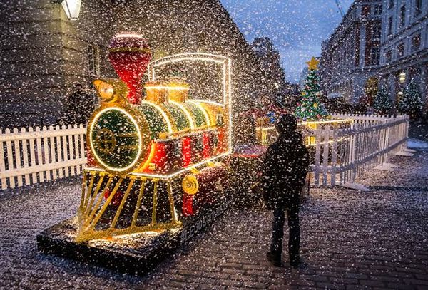 35 Holiday Brand Activations