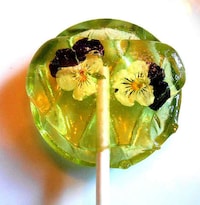 Edible Flower Lollipops Image 4