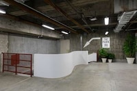 Parking Lot Shops Image 5