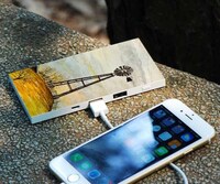 Artistic Smartphone Chargers Image 3