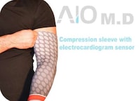 Activity Tracking Compression Sleeves Image 2