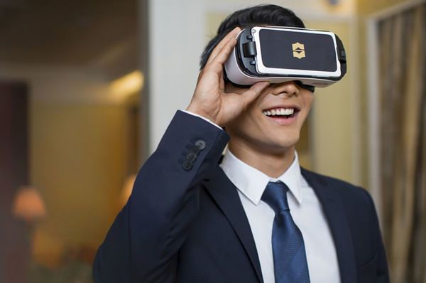 24 Virtual Reality Tours