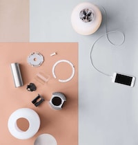 Phone-Charging Lamps Image 5