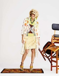Patterned Retro Fashion Image 3