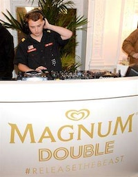 Multi-Room Dessert Parties Image 7