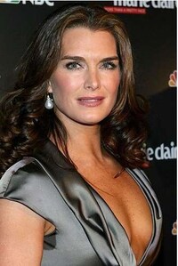 Seemingly Ageless Ex-Teen Idols Image 7