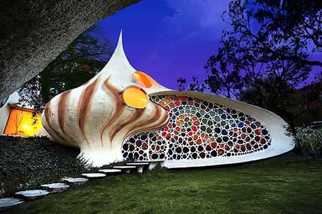40 Fascinating Houses and Unique Cabins