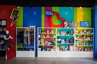 Branded Emoji-Themed Pop-Ups Image 4