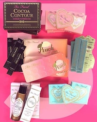 Scented Eyeshadow Palettes Image 3