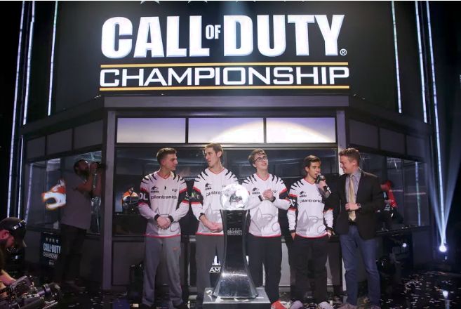 Social Media eSports Broadcasts