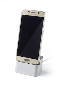 Magnetic Wireless Phone Chargers Image 3