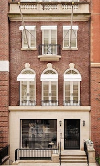 Designer Brownstone Boutiques Image 4