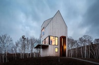 Towering Coastline Cabins Image 3