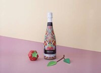 Summery Sparkling Wine Bottles Image 3