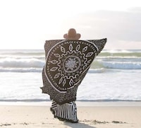 Round Beach Towels Image 3