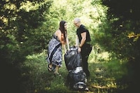 Murder-Themed Marriage Photos Image 3