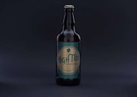 Upscale Oceanic Beer Branding Image 8