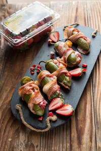 Bacon Strawberry-Stuffed Peppers Image 3