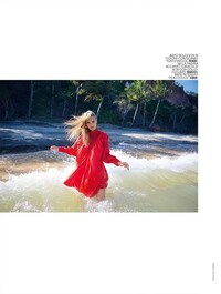Print-Heavy Summer Fashion Image 8