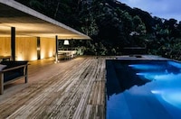Monolithic Mountainside Homes Image 2