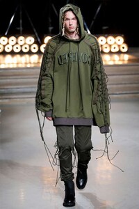 Pilot-Inspired Menswear Image 2