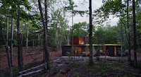 Stacked Rectilinear Residences Image 8