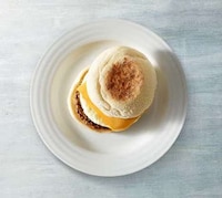 Low-Calorie Breakfast Sandwiches Image 2