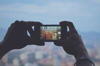 Durable Phone Screens Image 6