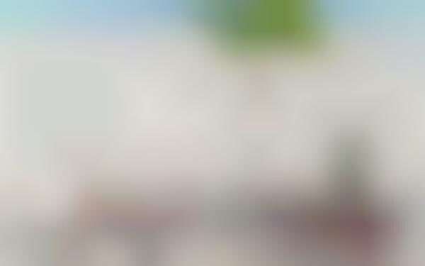 Deceptive Overlapping Photographs