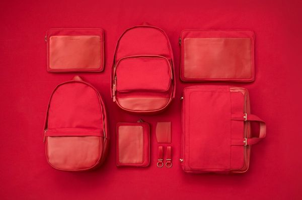 100 Monochromatic Design Items