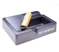 Ergonomic Cigar Ashtrays Image 3