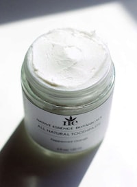All-Natural Vegan Toothpastes Image 5