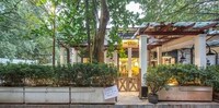 Plant-Covered Cafes Image 4