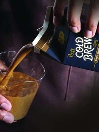 Convenient Cold Brew Cartons Image 3