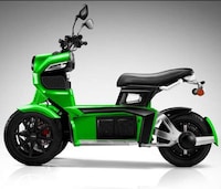 Three-Wheeled Eco Scooters Image 7
