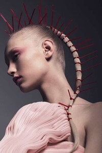 Sculptural Hair Portraits Image 2