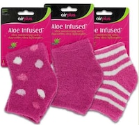 Aloe-Infused Moisturizing Socks Image 3