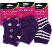 Aloe-Infused Moisturizing Socks Image 4