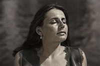 Colorless Ultraviolet Portraits Image 7
