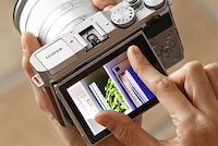 Selfie-Enhancing Cameras Image 2
