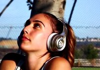 Premium Low-Cost Headphones Image 5