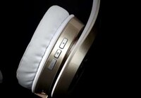 Premium Low-Cost Headphones Image 6
