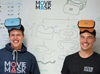 Portable Cinema Headsets Image 5