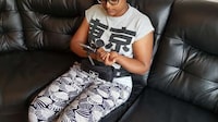 Smartphone-Holding Waist Bags Image 2