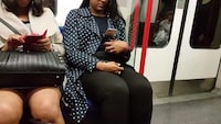 Smartphone-Holding Waist Bags Image 6