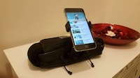 Smartphone-Holding Waist Bags Image 7