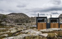 Clustered Mountain Lodges Image 6