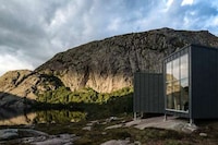 Clustered Mountain Lodges Image 8